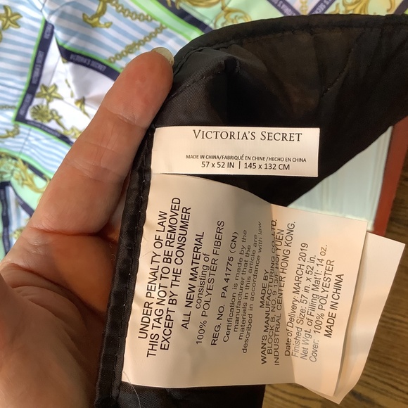 Victoria's Secret Packable Blanket Nautical Beach Pool Picnic 57x52 NEW - Picture 6 of 6